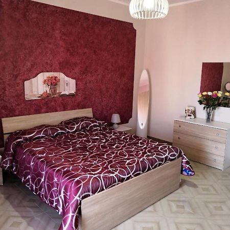 Case Vacanze Le Rose Кампофеличе-ди-Роччелла Экстерьер фото
