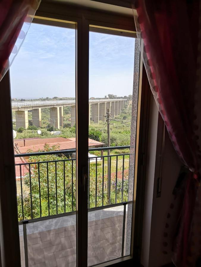 Case Vacanze Le Rose Кампофеличе-ди-Роччелла Экстерьер фото